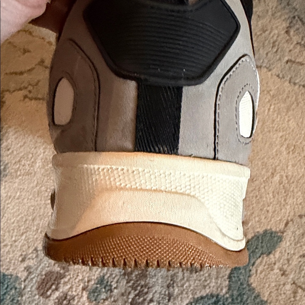 Zara Gray, Black and White High-Top Kids Sneakers - Picture 4 of 4